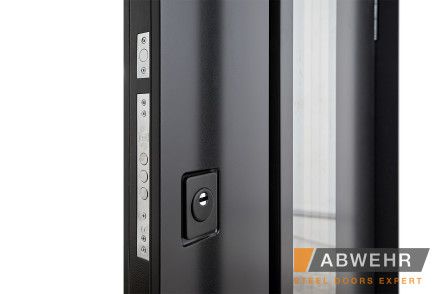 Вхідні полуторні двері модель Ufo Black (Колір RAL 9005 + Чорна шагрень) комплектація COTTAGE 1200