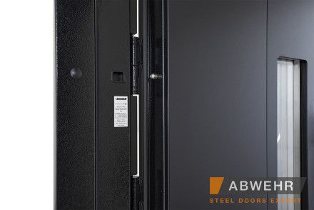 Вхідні полуторні двері модель Ufo Black (Колір RAL 9005 + Чорна шагрень) комплектація COTTAGE 1200