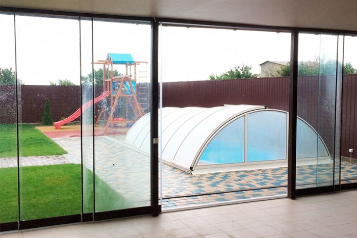   SLIDING TRACK